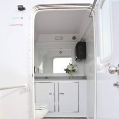 Image for LUX Restrooms with ID of: 3770797