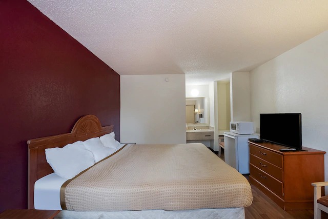 Image for OYO Hotel Manning SC with ID of: 3772389