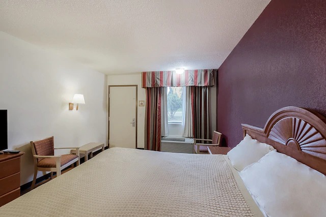 Image for OYO Hotel Manning SC with ID of: 3772390
