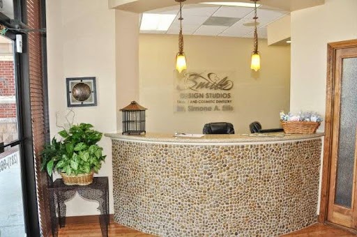 Image for Smile Design Studios with ID of: 3789378