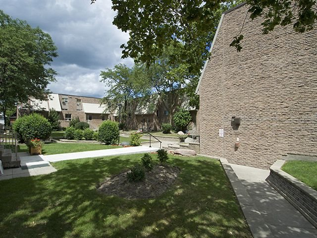 Image for Carriage Hill with ID of: 3975440