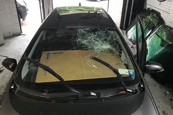 Image for Best Windshield Replacement Service Brooklyn NY-1ST CLASS AUTO GLASS AND MIRROR with ID of: 3986233