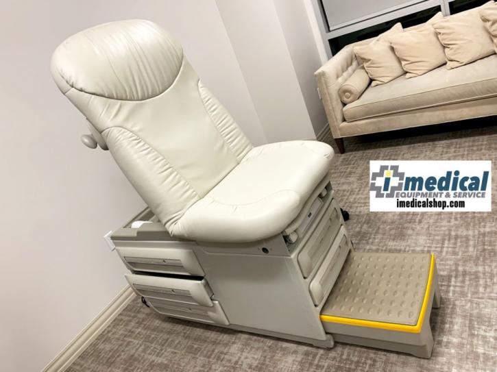 Image for Midmark 604 Exam Table - Roanoke with ID of: 4000326