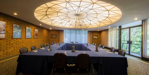 Image for Woodlands Hotel and Suites with ID of: 4081621