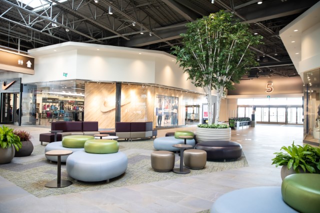 Image for Premium Outlet Collection Edmonton International Airport with ID of: 4082605