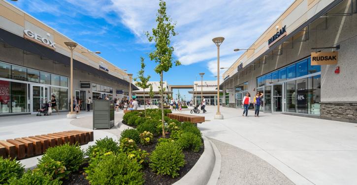 Image for Outlet Collection at Niagara with ID of: 4083548