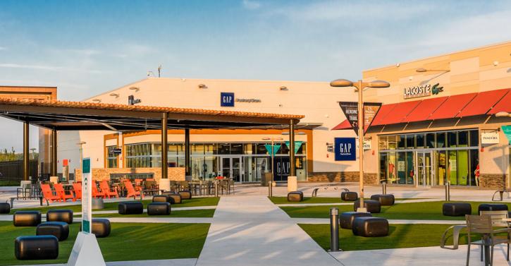 Image for Outlet Collection at Niagara with ID of: 4083552