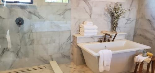 Image for Russ Construction & Remodeling LLC with ID of: 4109423