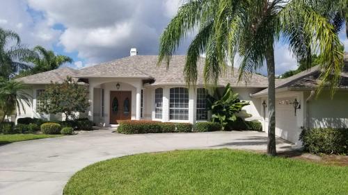 Image for AKVM Roofing Company with ID of: 4227498