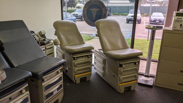 Image for Midmark Ritter 204 Exam Tables - Riverside with ID of: 4300706