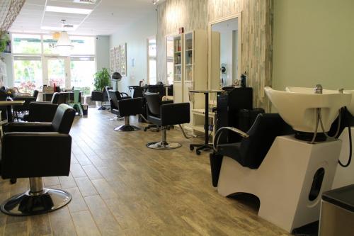 Image for All About Me Salon & Spa with ID of: 4311696
