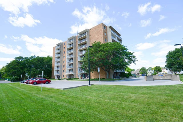 Pickering Tower Apartments - Apartment Buildings - Canada, KY