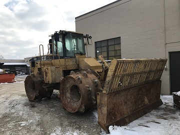 Image for Caterpillar Vibratory Rollers  | CAT 816F 2001 | Heavy Construction Equipment with ID of: 4728416