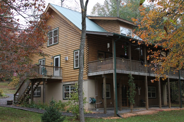 Image for Murphy NC - Real Estate - Riverfront Log Home - 628 Cobb Bluff Circle - Home For Sale with ID of: 475590