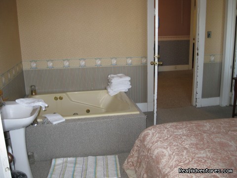Image for guest rooms with jetted tubs and River view. with ID of: 493632