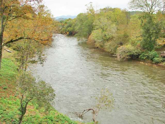 Image for Log Home On The River on 87 Running Trails Murphy NC 28906 with ID of: 498716