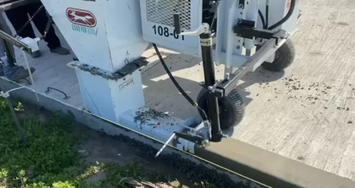 Image for Curb And Gutter Machine with ID of: 5242324