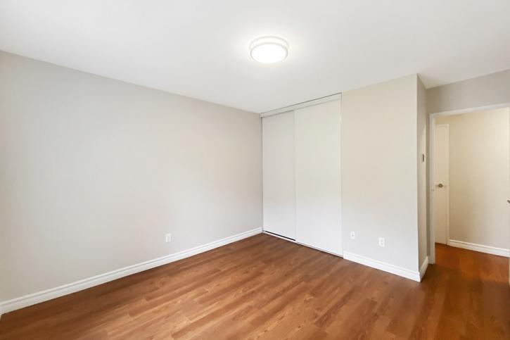 Image for Pembridge Square Apartments with ID of: 4471330