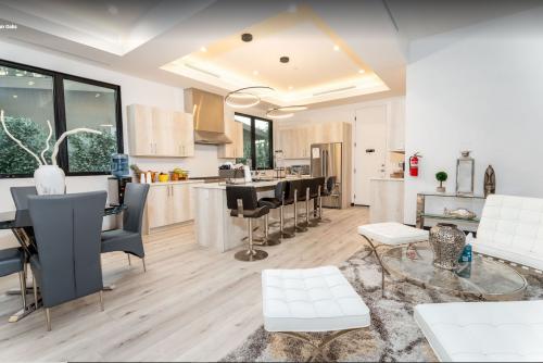 Image for Costa Colina Sherman Oaks with ID of: 4481076