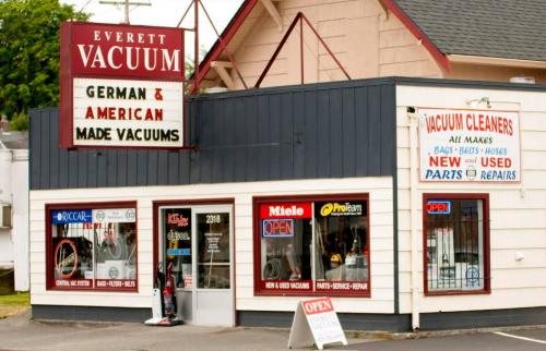 Image for Everett Vacuum with ID of: 4513750