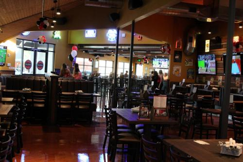 Image for Cold Beers & Cheeseburgers with ID of: 4552965