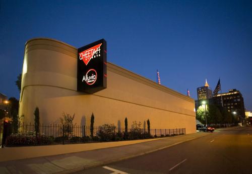 Image for Cheetah Lounge with ID of: 4658407