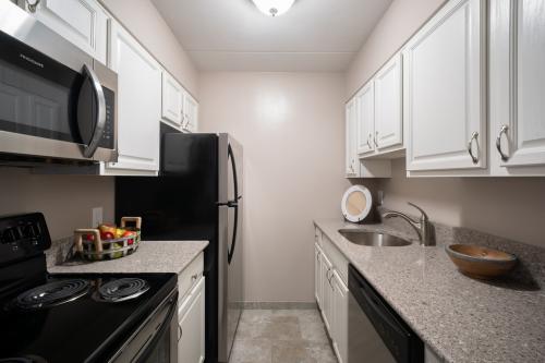 Image for Cadillac Manor with ID of: 4662260