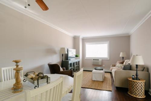 Image for Cadillac Manor with ID of: 4662266
