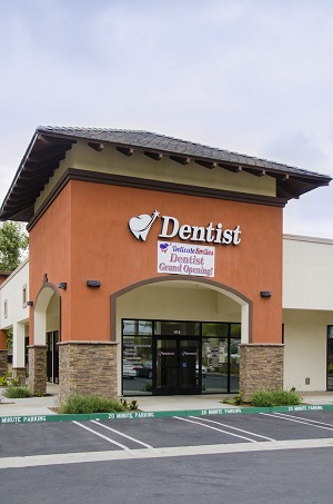 Image for Delicate Smiles with ID of: 4862363