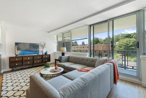 Image for The Dane Apartments with ID of: 5107281