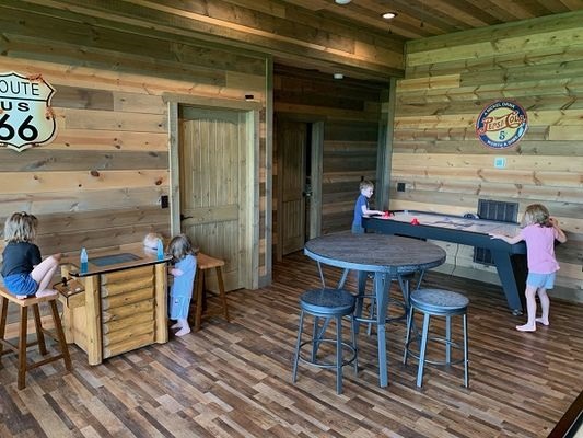 Image for Timber Tops Cabin Rentals with ID of: 5122159