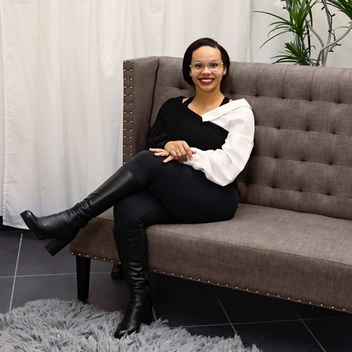 Image for Natherine Leger with ID of: 6266369
