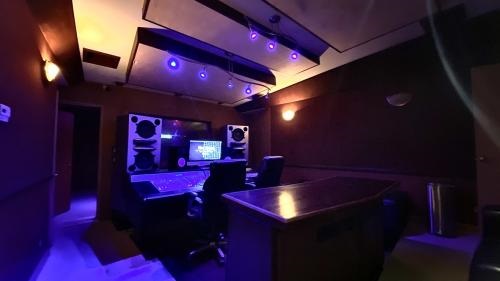 Image for The Room Recording Studios Melrose with ID of: 5288947
