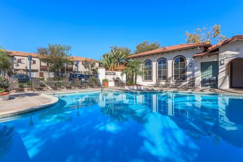 Image for Laurel Canyon Apartment Homes with ID of: 5302012