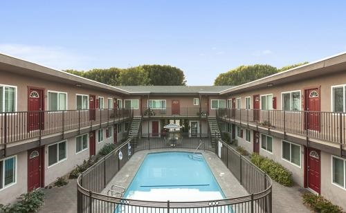 Image for Four Seasons Apartment Homes with ID of: 5419283