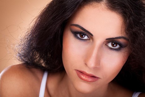 Image for 5-Step Guide to Achieve the Perfect Cat Eye with Colorbar Kajal with ID of: 6364254