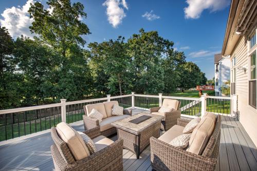 Image for Royal Deck with ID of: 5617726