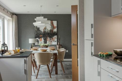 Image for Dundas Estates with ID of: 5642072