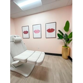 Image for The Plump Room with ID of: 5767640