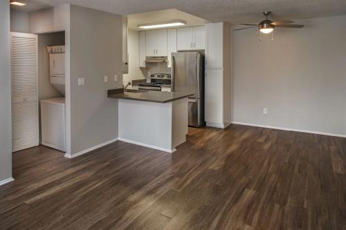 Image for Surf House Apartments with ID of: 5832827