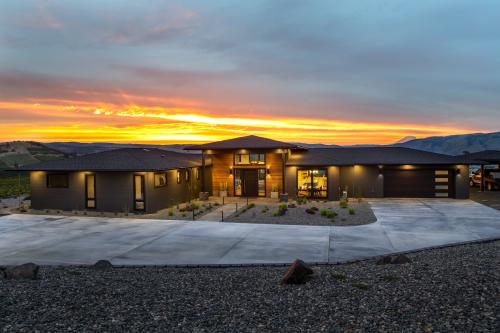 Image for McLaughlin Design & Construction LLC with ID of: 5838582