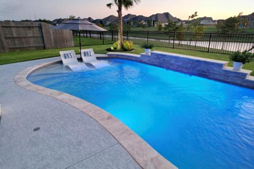 Image for Limitless Custom Pools and Backyards with ID of: 5882011