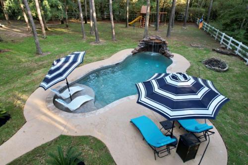 Image for Limitless Custom Pools and Backyards with ID of: 5882012