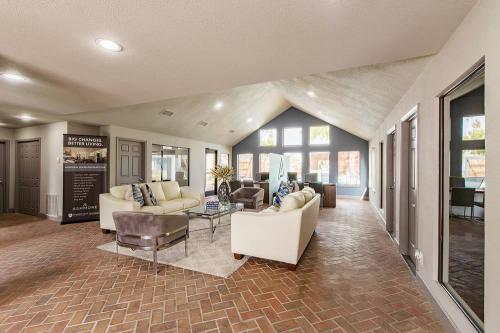 Image for Ashmore Apartments with ID of: 5981358