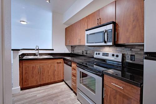 Image for Ninety Degrees Apartments with ID of: 5982473