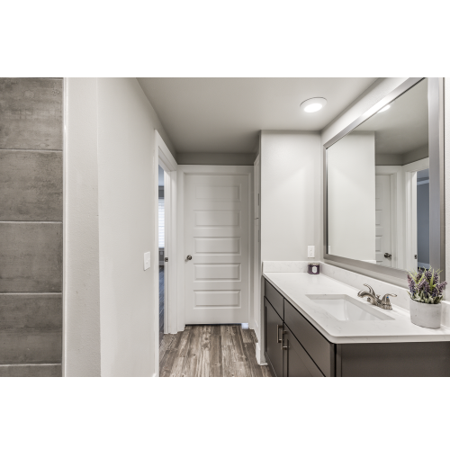 Image for Lakeside Apartments with ID of: 5987924