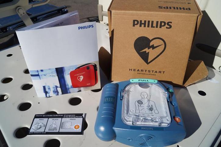 Image for Phillips HeartStart Defibrillator for Sale with ID of: 663755
