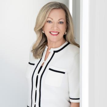 Image for Julianne Pearce with ID of: 6660929