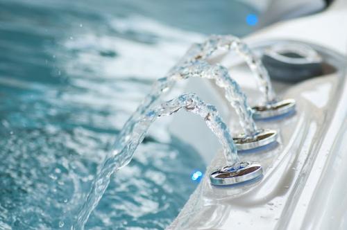 Image for Lions Gate Pool and Spa with ID of: 6095046