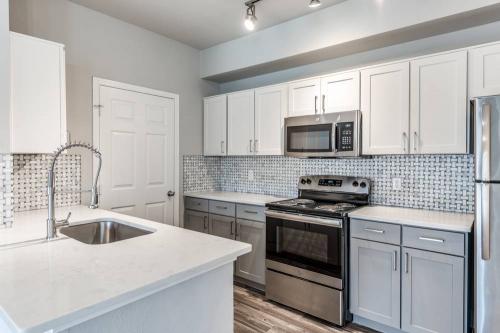 Image for Palomar Apartments with ID of: 6160932